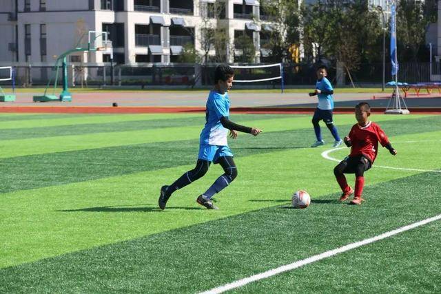 0730 小蓝灯禁用、热剧《王的猜想》备受关注、FIFA计划出售世界杯股份